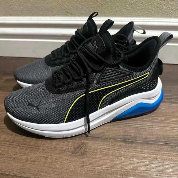Puma Men's Gray and Black Athletic Shoes - Picture 4 of 5